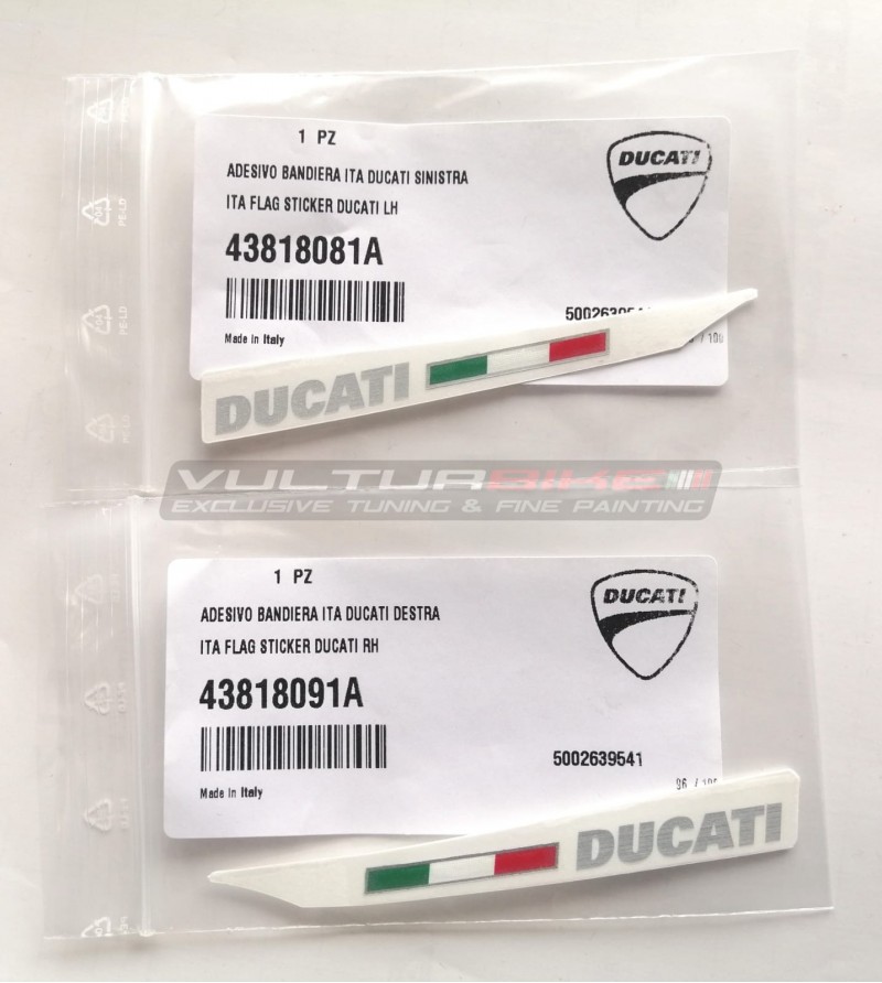 Paire d’autocollants originaux Ducati aluminium brossé avec drapeau 