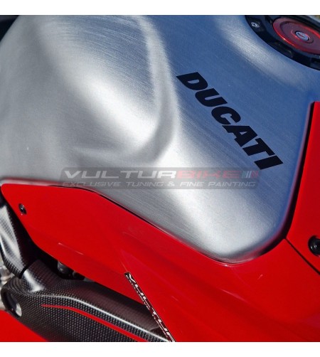 Brushed aluminium carbon tank cover - Ducati Panigale / Streetfighter V4 