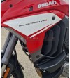 Adesivi colore rosso / bianco / graphite opaco per pannelli laterali - Ducati Multistrada V4 / V4S