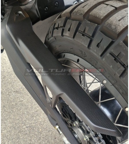 Protector de cadena superior de carbono para Ducati DesertX