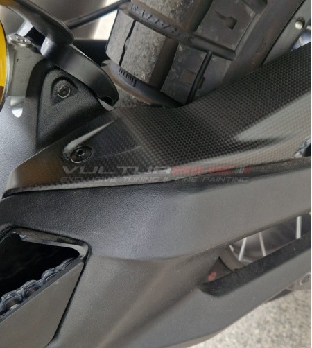 Paracatena superiore in carbonio per Ducati DesertX