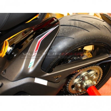 Custom design carbon rear fender - Ducati Diavel V4