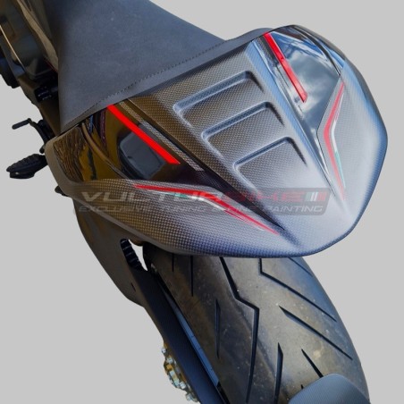 Housse de selle en carbone avec un nouveau design - Ducati Diavel V4