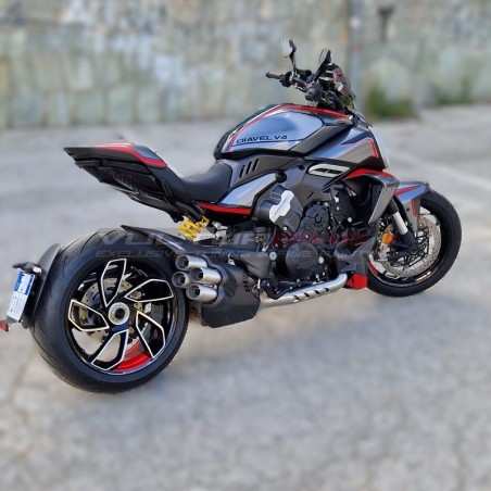 Kit adesivi completo design inedito - Ducati Diavel V4