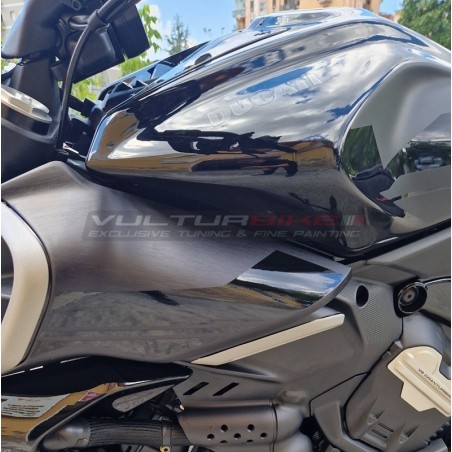 Adesivi per carene laterali e serbatoio - Ducati Diavel V4