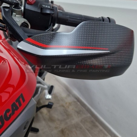 Guardamanos de carbono, nueva línea deportiva para Ducati Multistrada