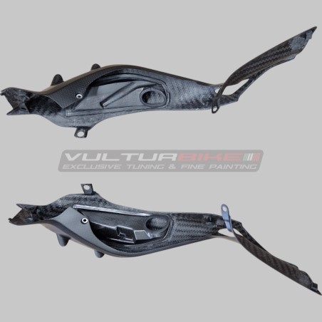 Panneaux latéraux en fibre de carbone sous l’arrière - Ducati Panigale V4