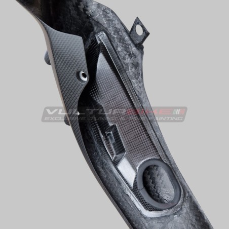 Carbon fiber side panels under tail - Ducati Panigale V4