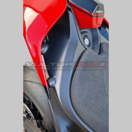 Panneaux latéraux en fibre de carbone sous l’arrière - Ducati Panigale V4