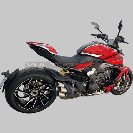 Kit complet d’autocollants tout neuf design rouge argent - Ducati Diavel V4