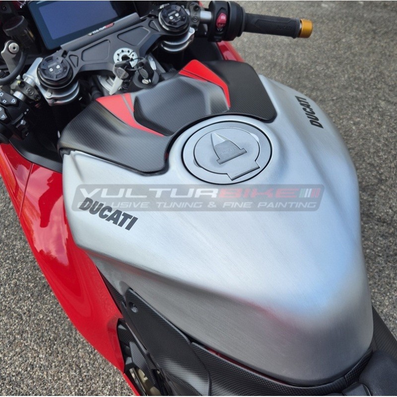 Coperchio serbatoio in carbonio effetto alluminio spazzolato - Ducati Panigale V4 / V4S & Streetfighter V4 / V4S