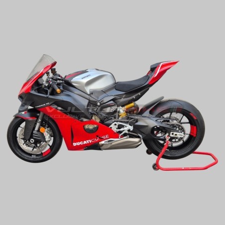 Tankabdeckung aus gebürstetem Aluminium mit Carbon-Streifen - Ducati Panigale / Streetfighter V4 / V4S