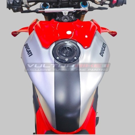 Brushed aluminium effect fuel tank cover with carbon strip - Ducati Panigale / Streetfighter V4 / V4S