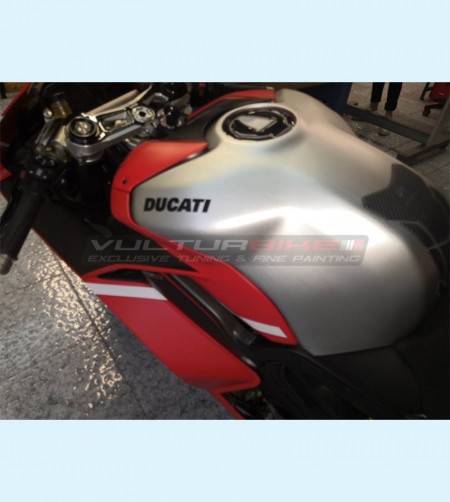 Cover serbatoio allungata verniciata con effetto alluminio spazzolato - Ducati Panigale V4 / Streetfighter V4 